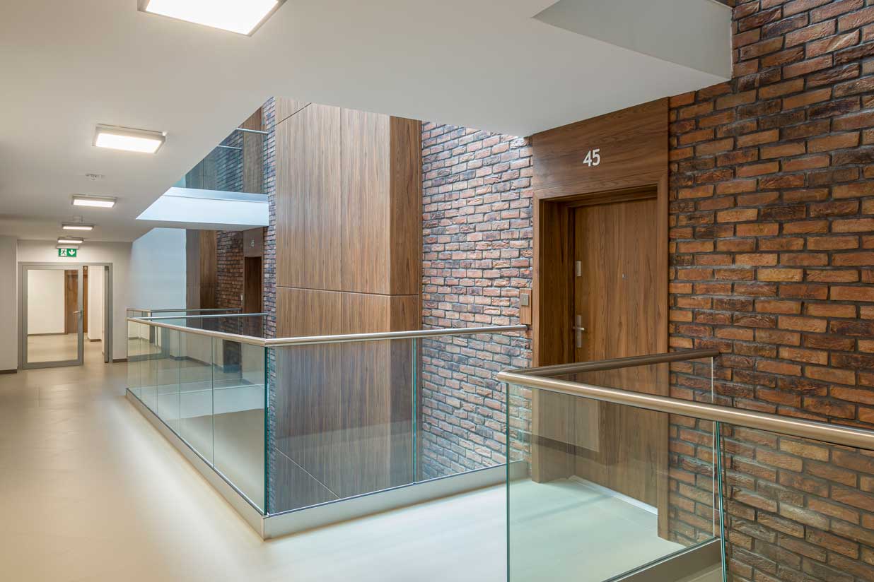 Panele ozdobne do drzwi Barański Smart. Sposób na poprawę estetyki drzwi i korytarza